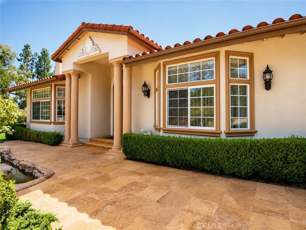 225 Barranca Bradbury, CA 91008