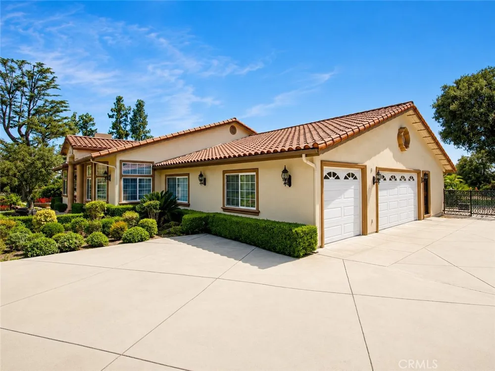225 Barranca Bradbury, CA 91008