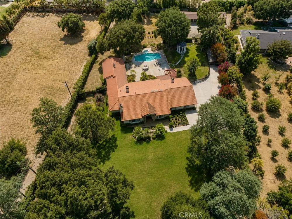 225 Barranca Bradbury, CA 91008