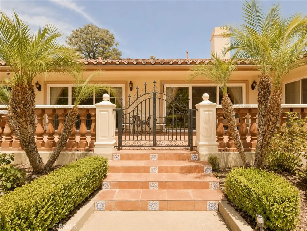 225 Barranca Bradbury, CA 91008