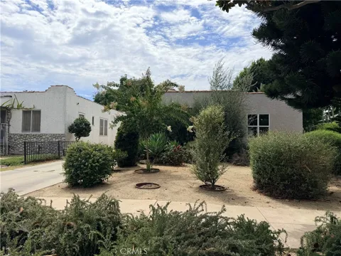 1225 S Sierra Vista Avenue