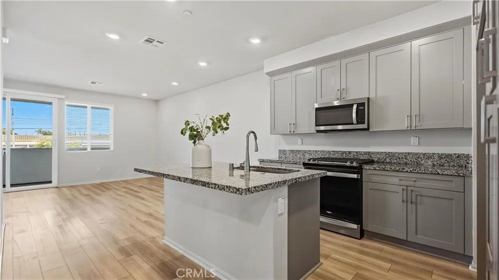 205 Vincent #117 West Covina, CA 91790
