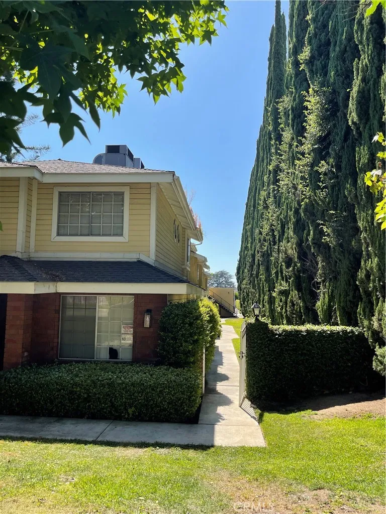 303 S Violet Avenue #J Monrovia, CA 91016