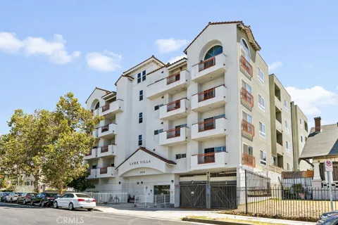 908 S Ardmore Avenue #304