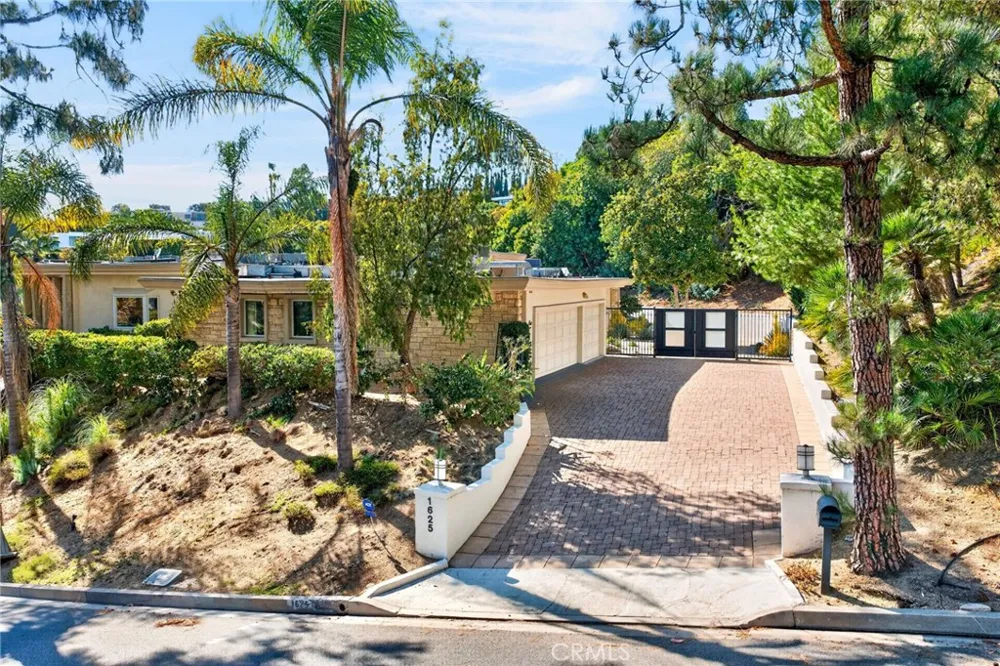 1625 Loma Vista Beverly Hills, CA 90210