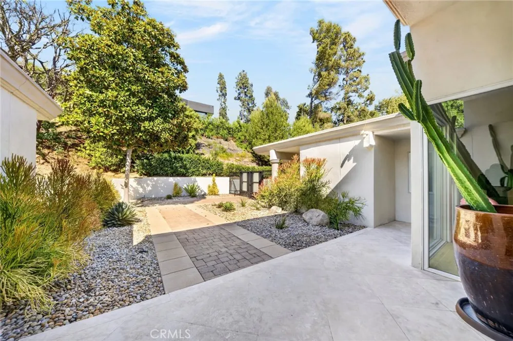 1625 Loma Vista Beverly Hills, CA 90210