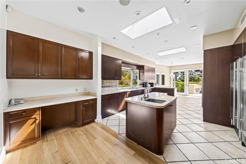 1625 Loma Vista Beverly Hills, CA 90210