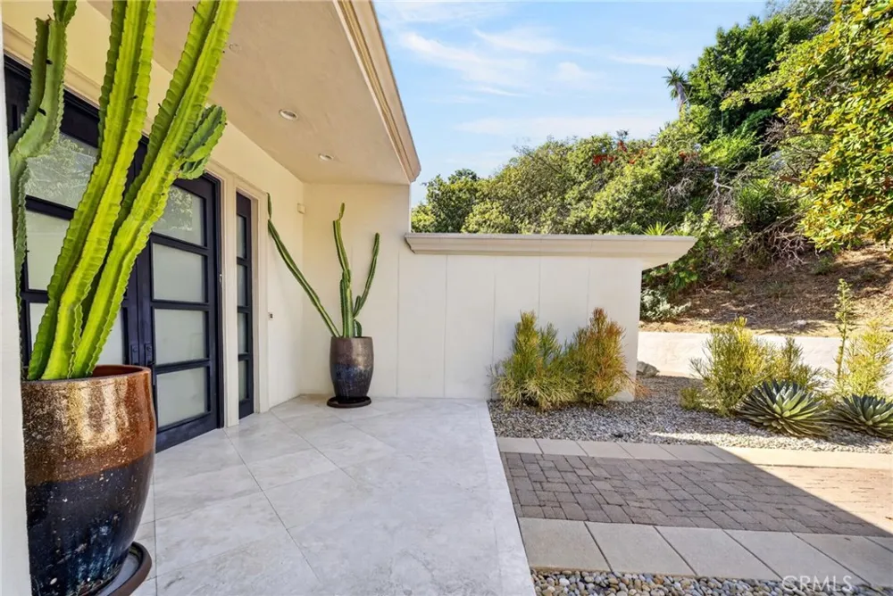 1625 Loma Vista Beverly Hills, CA 90210