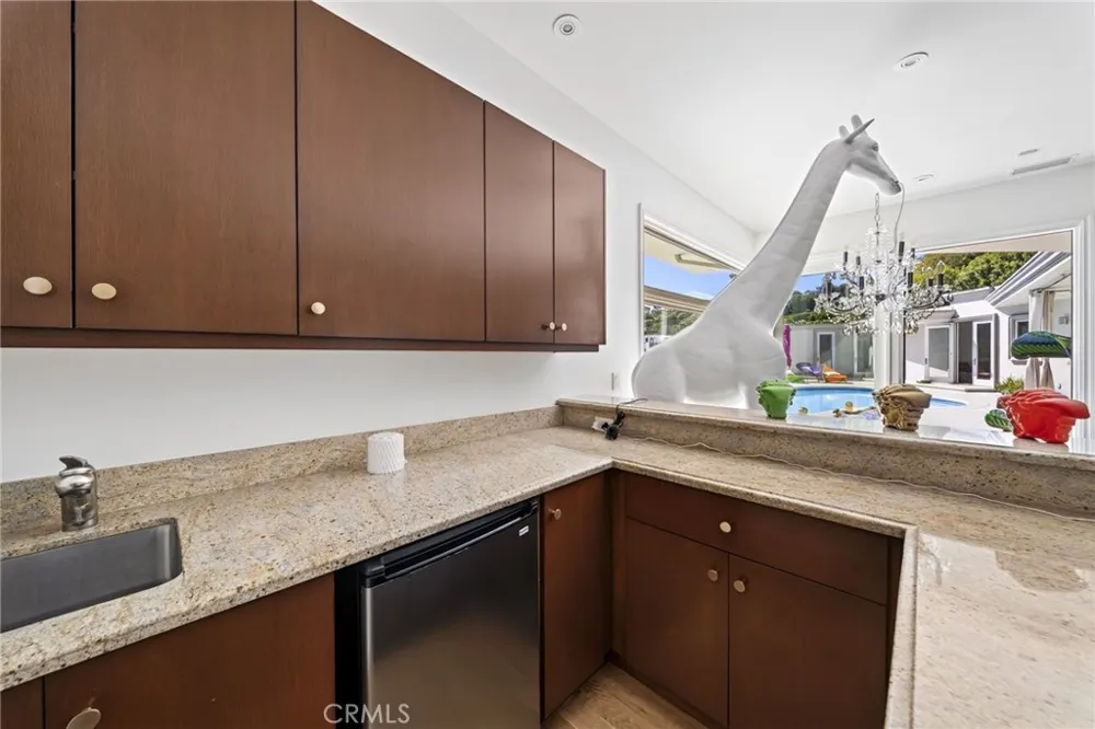 1625 Loma Vista Beverly Hills, CA 90210