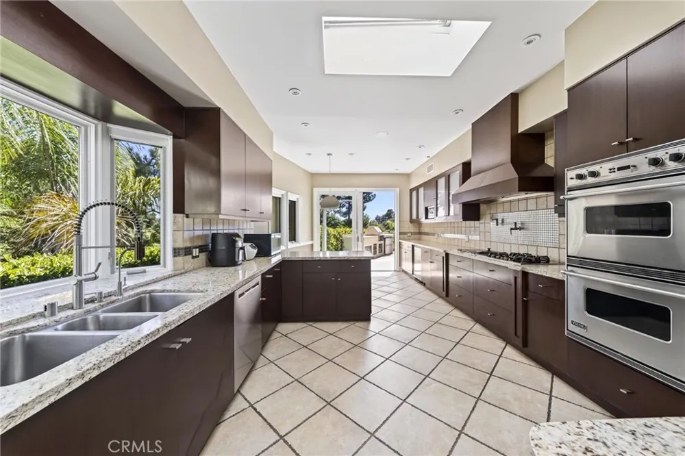 1625 Loma Vista Beverly Hills, CA 90210