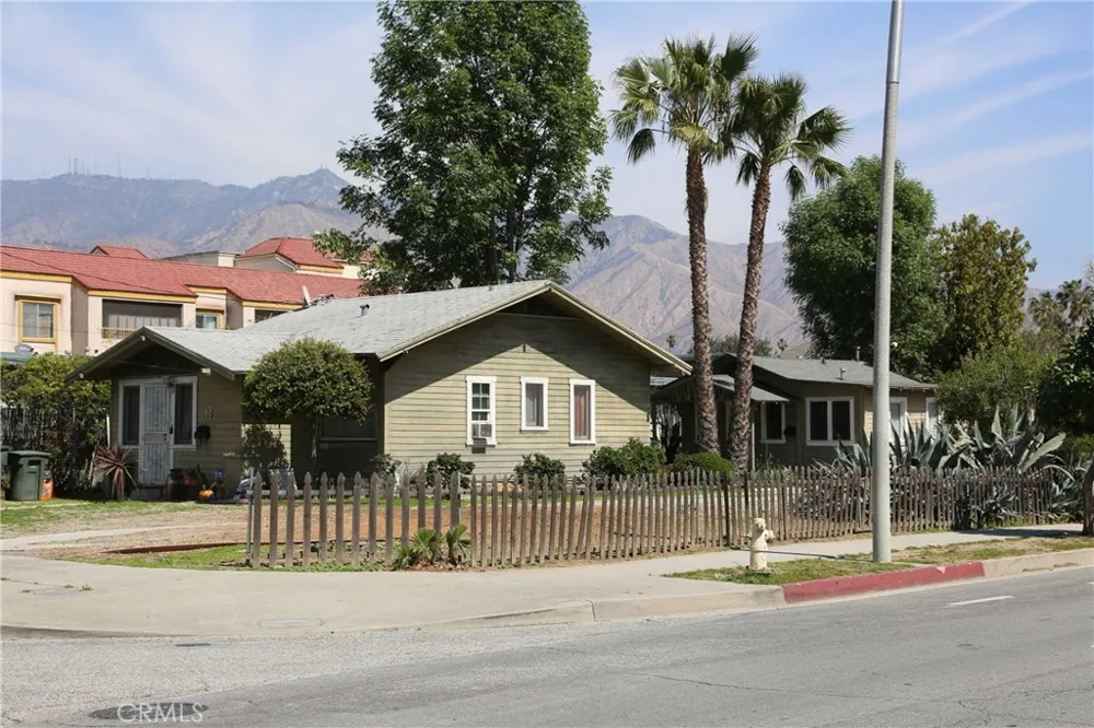 398 Holliston Avenue Pasadena, CA 91106