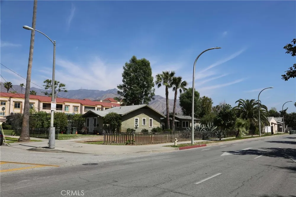 398 Holliston Avenue Pasadena, CA 91106