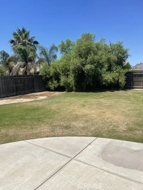 8011 Amber Creek Road Bakersfield, CA 93313