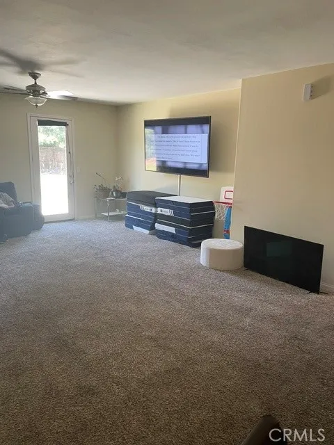 8011 Amber Creek Road Bakersfield, CA 93313