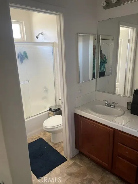 8011 Amber Creek Road Bakersfield, CA 93313