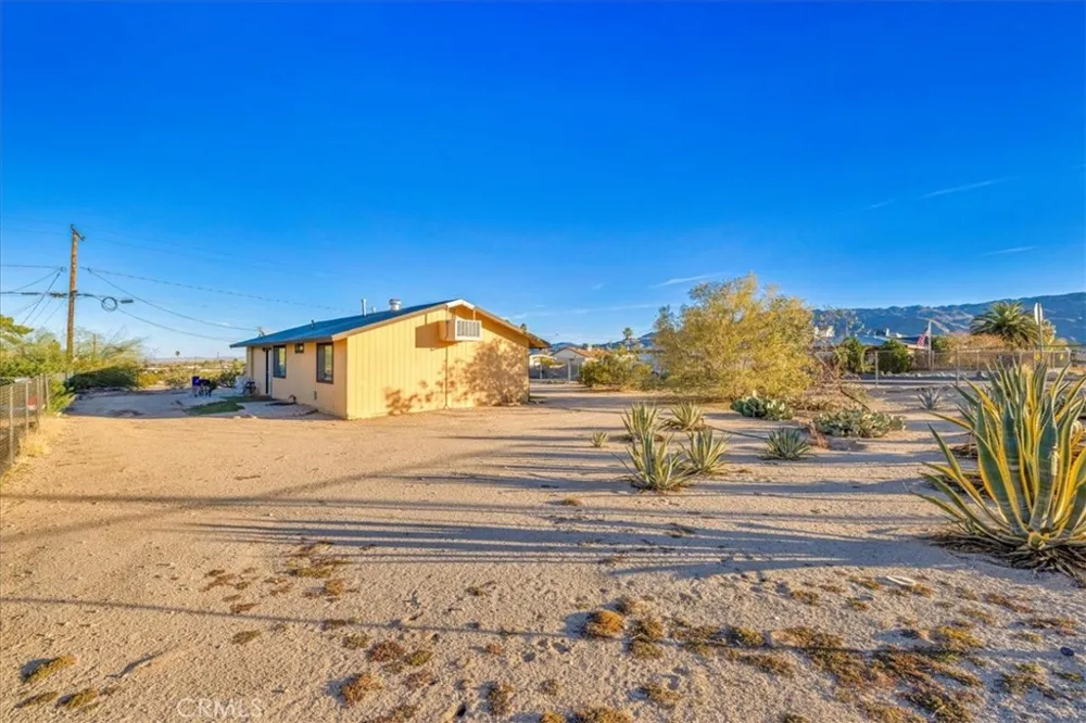 71816 Siesta Drive 29 Palms, CA 92277