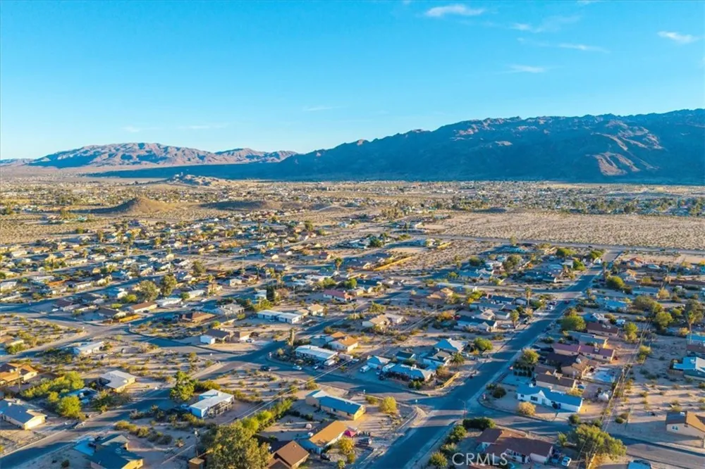 71816 Siesta Drive 29 Palms, CA 92277