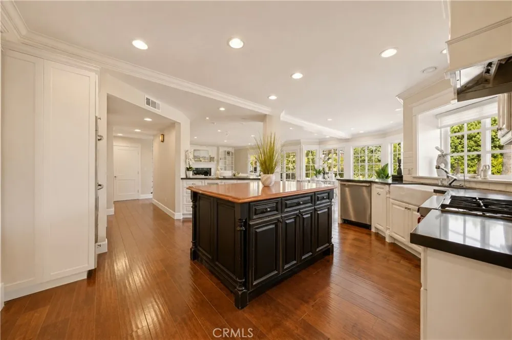 5188 Vista Miguel La Canada Flintridge, CA 91011