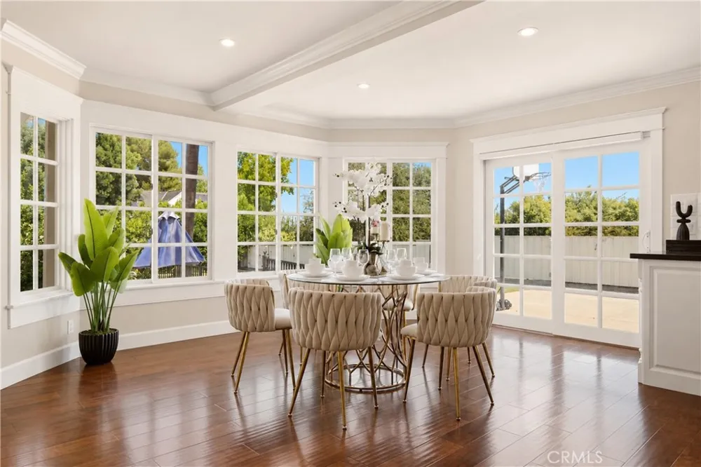 5188 Vista Miguel La Canada Flintridge, CA 91011