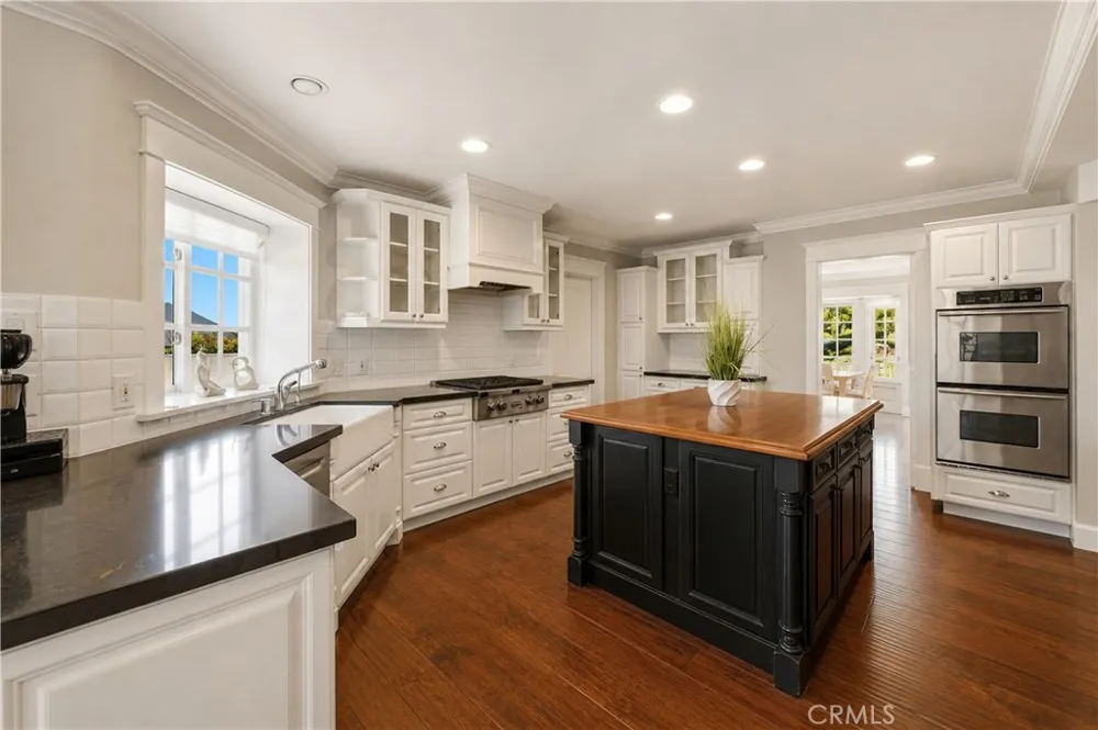 5188 Vista Miguel La Canada Flintridge, CA 91011