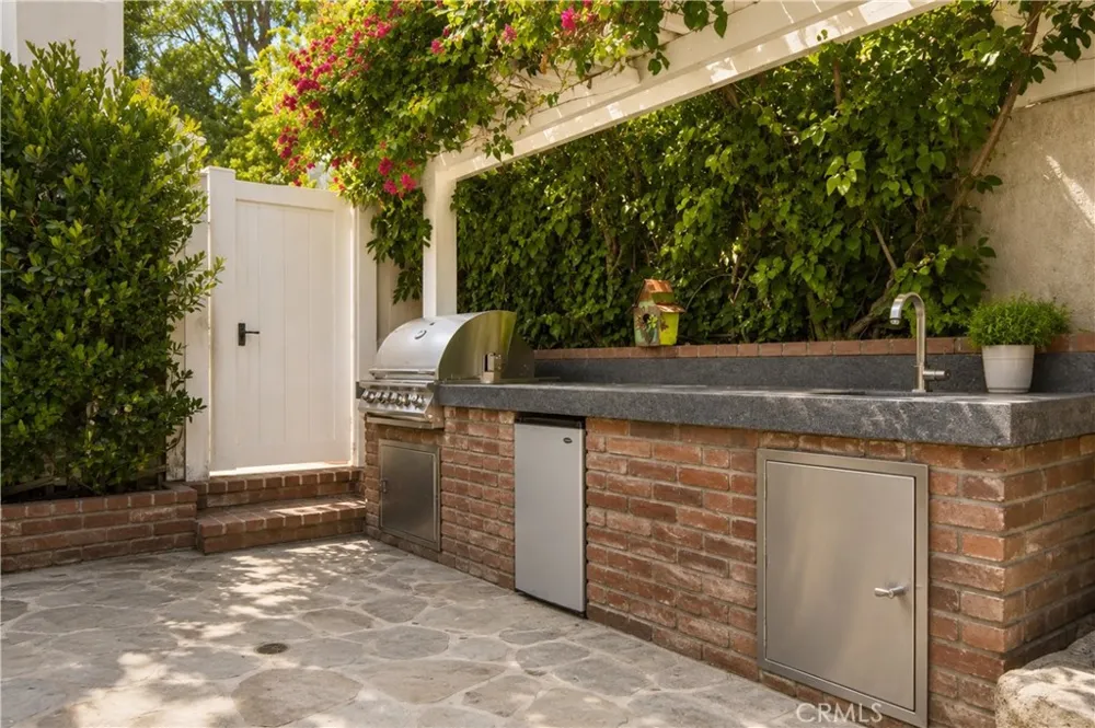 5188 Vista Miguel La Canada Flintridge, CA 91011