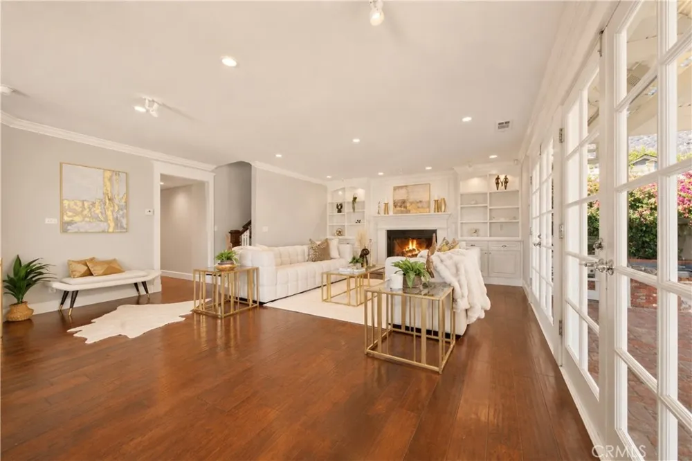 5188 Vista Miguel La Canada Flintridge, CA 91011