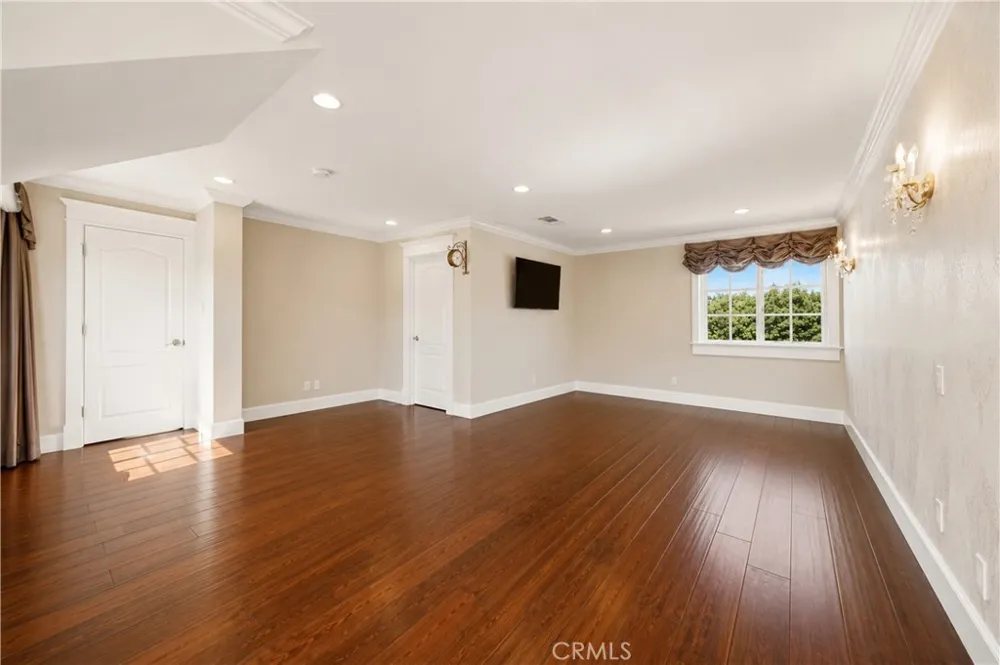 5188 Vista Miguel La Canada Flintridge, CA 91011