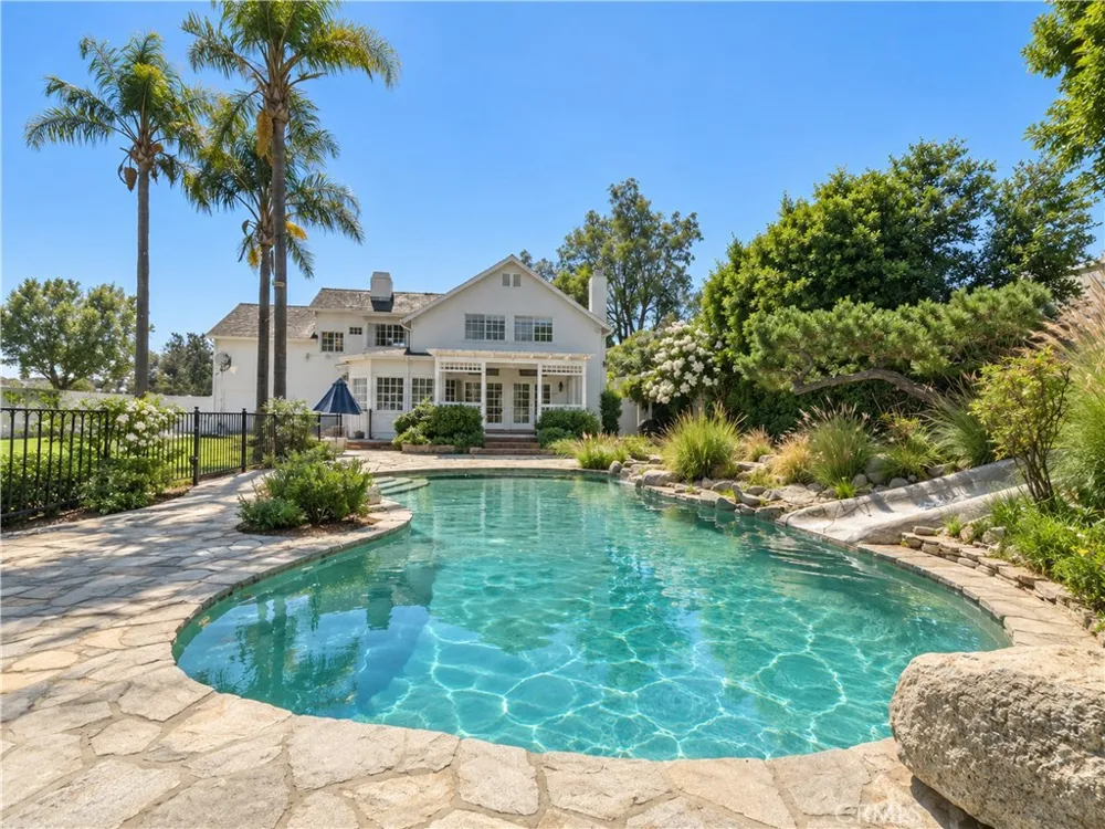 5188 Vista Miguel La Canada Flintridge, CA 91011