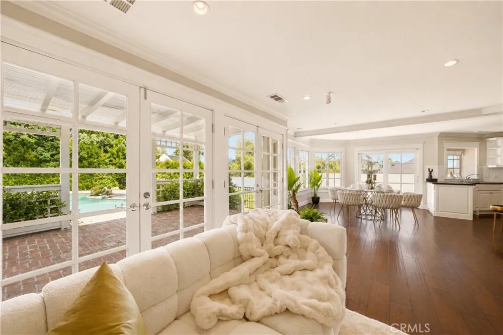 5188 Vista Miguel La Canada Flintridge, CA 91011