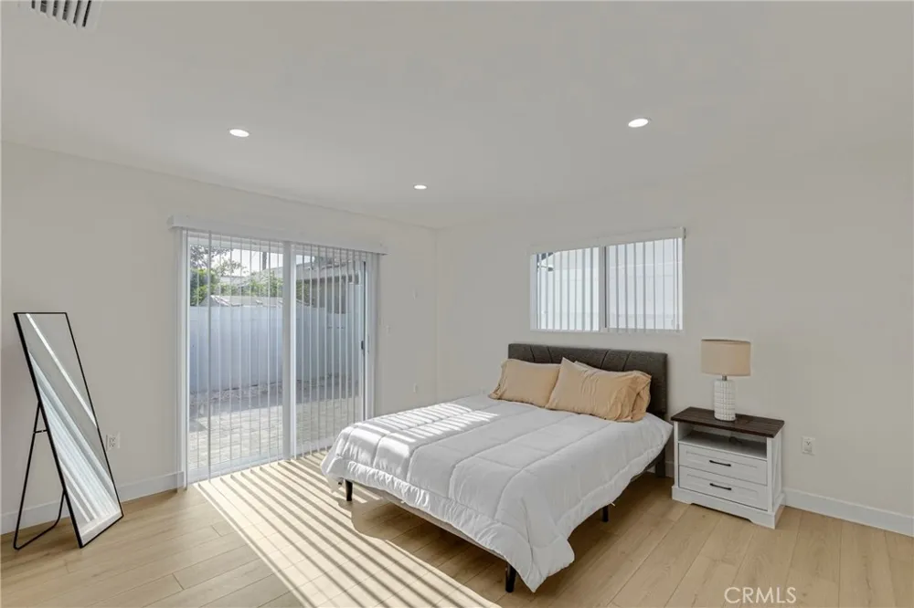7044 Tyrone Avenue Van Nuys, CA 91405