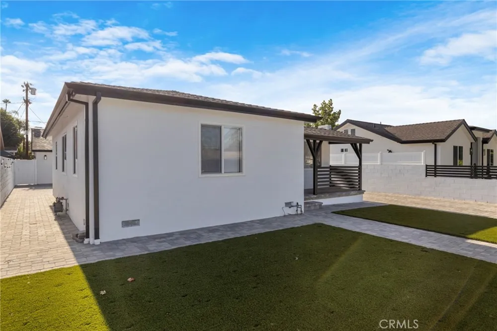 7044 Tyrone Avenue Van Nuys, CA 91405