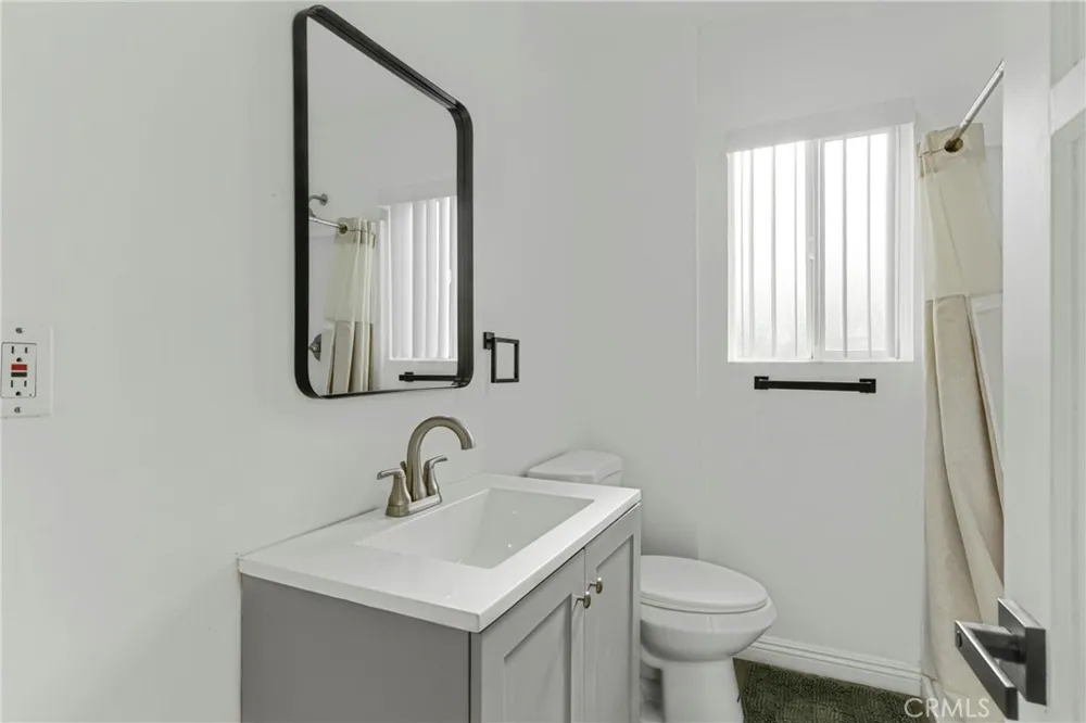 7044 Tyrone Avenue Van Nuys, CA 91405