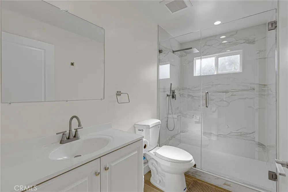 7044 Tyrone Avenue Van Nuys, CA 91405