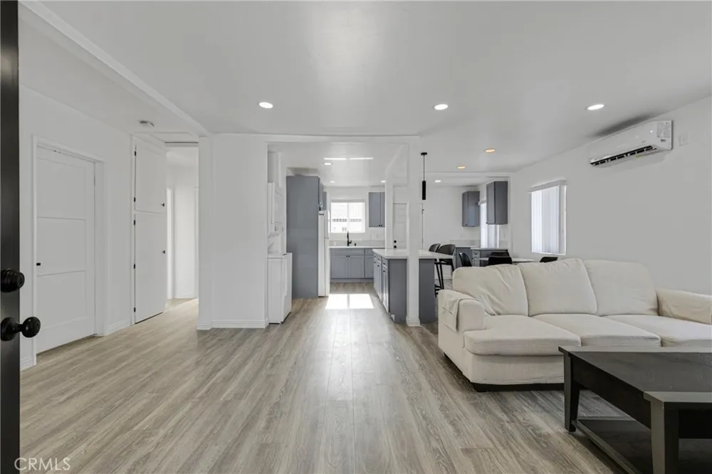 7044 Tyrone Avenue Van Nuys, CA 91405