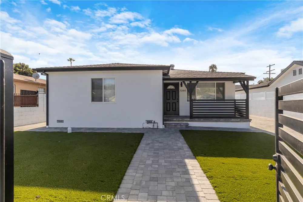 7044 Tyrone Avenue Van Nuys, CA 91405