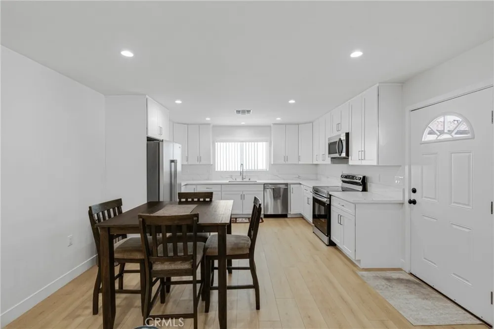 7044 Tyrone Avenue Van Nuys, CA 91405
