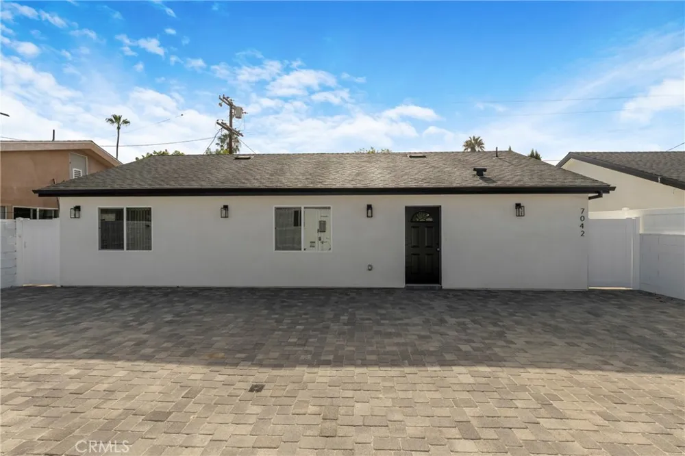 7044 Tyrone Avenue Van Nuys, CA 91405