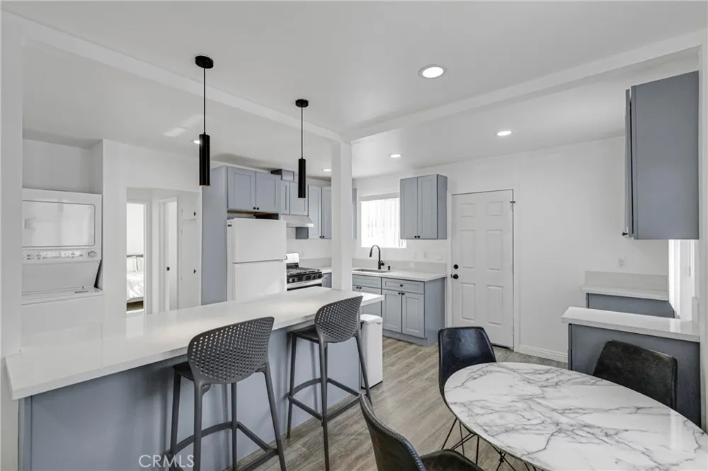 7044 Tyrone Avenue Van Nuys, CA 91405
