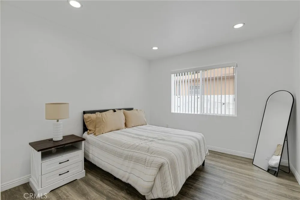 7044 Tyrone Avenue Van Nuys, CA 91405