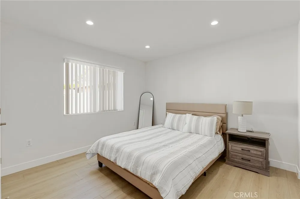 7044 Tyrone Avenue Van Nuys, CA 91405