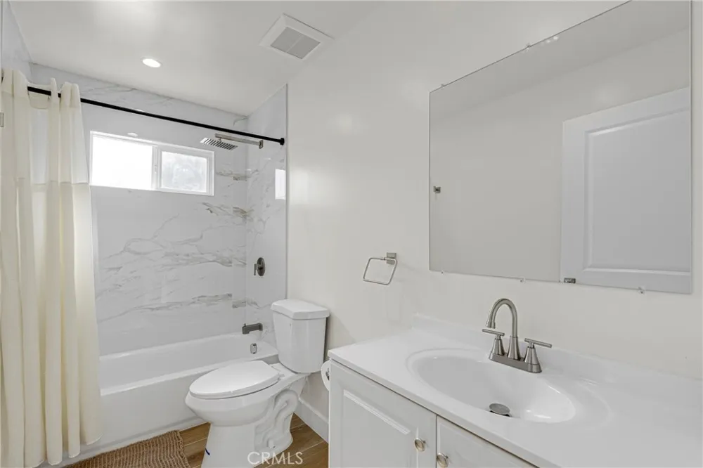 7044 Tyrone Avenue Van Nuys, CA 91405