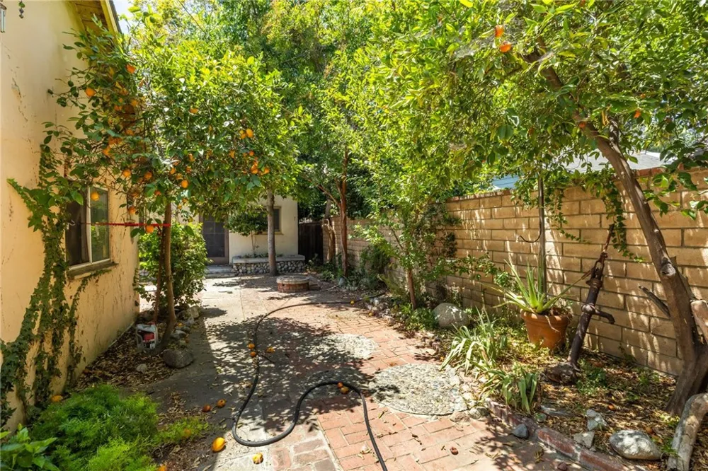 2509 I La Verne, CA 91750