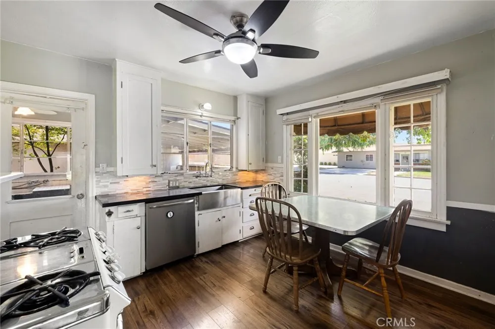 2509 I La Verne, CA 91750