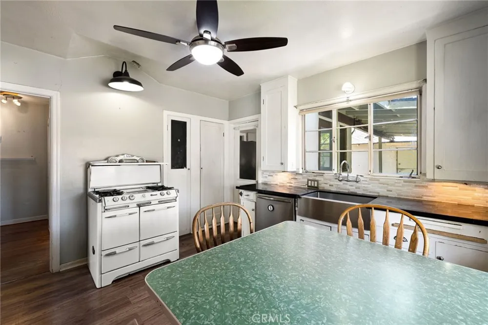 2509 I La Verne, CA 91750