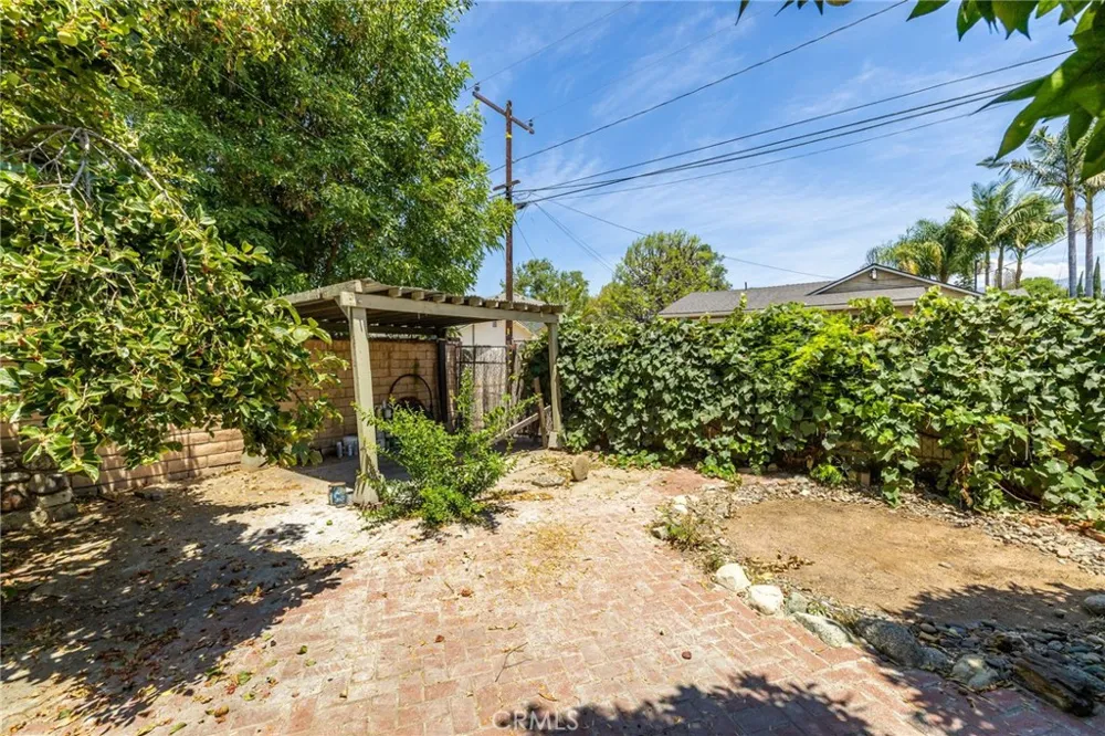2509 I La Verne, CA 91750