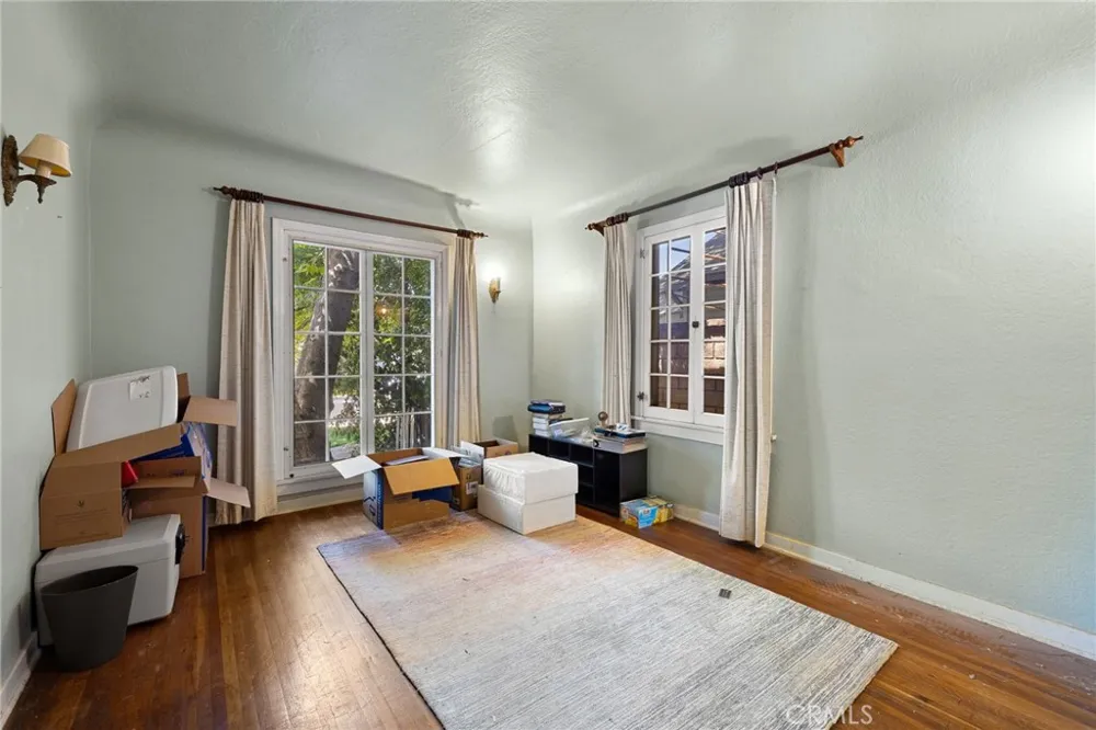 2509 I La Verne, CA 91750