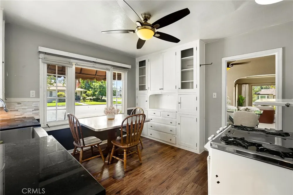 2509 I La Verne, CA 91750