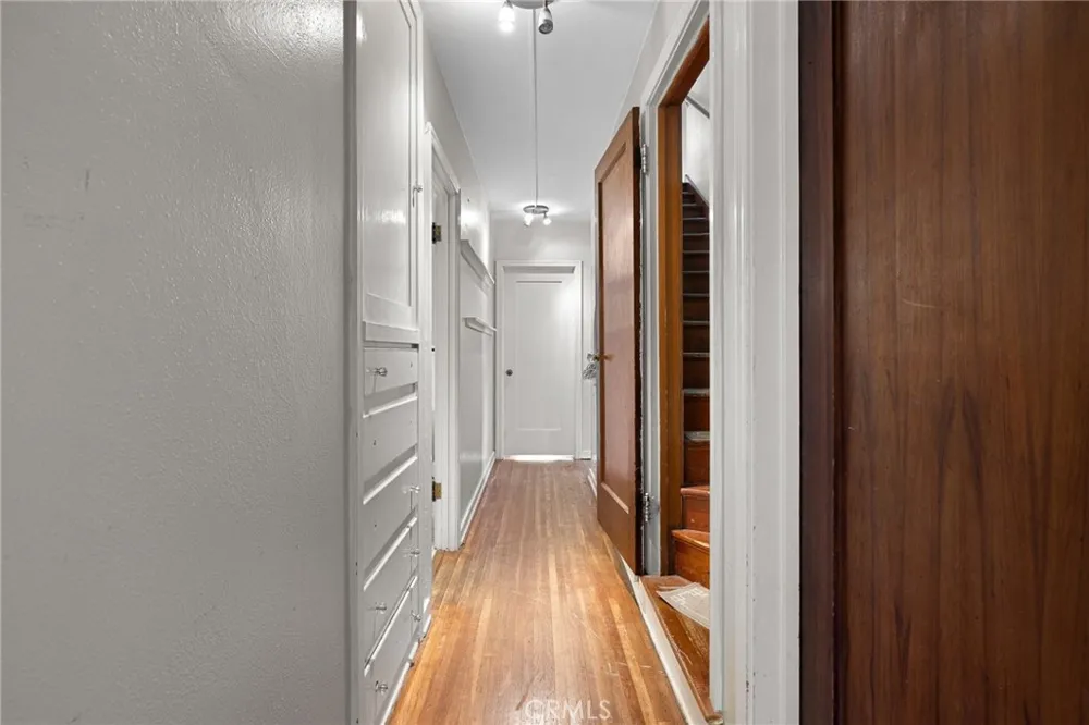 2509 I La Verne, CA 91750