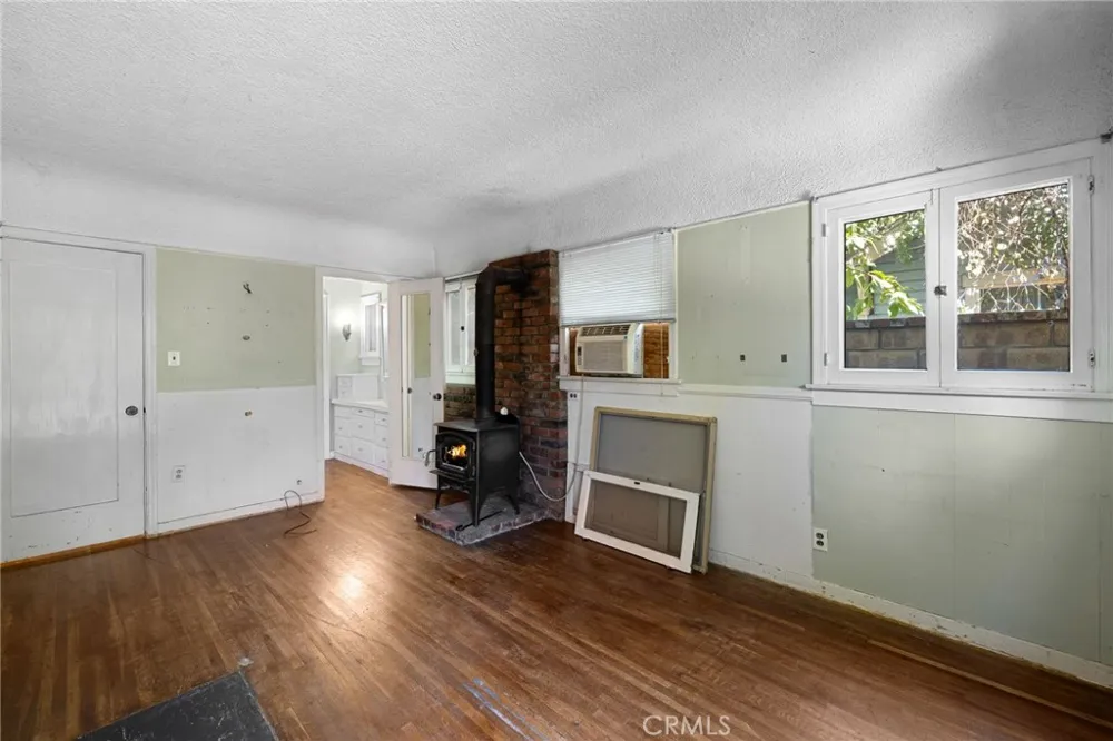2509 I La Verne, CA 91750