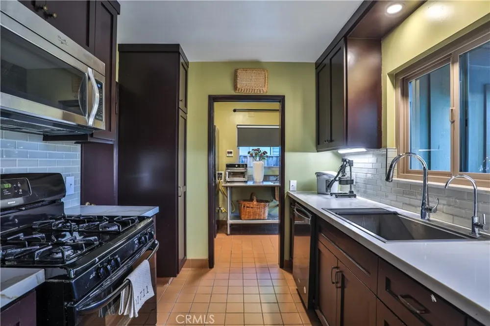 846 W 10th Street Claremont, CA 91711
